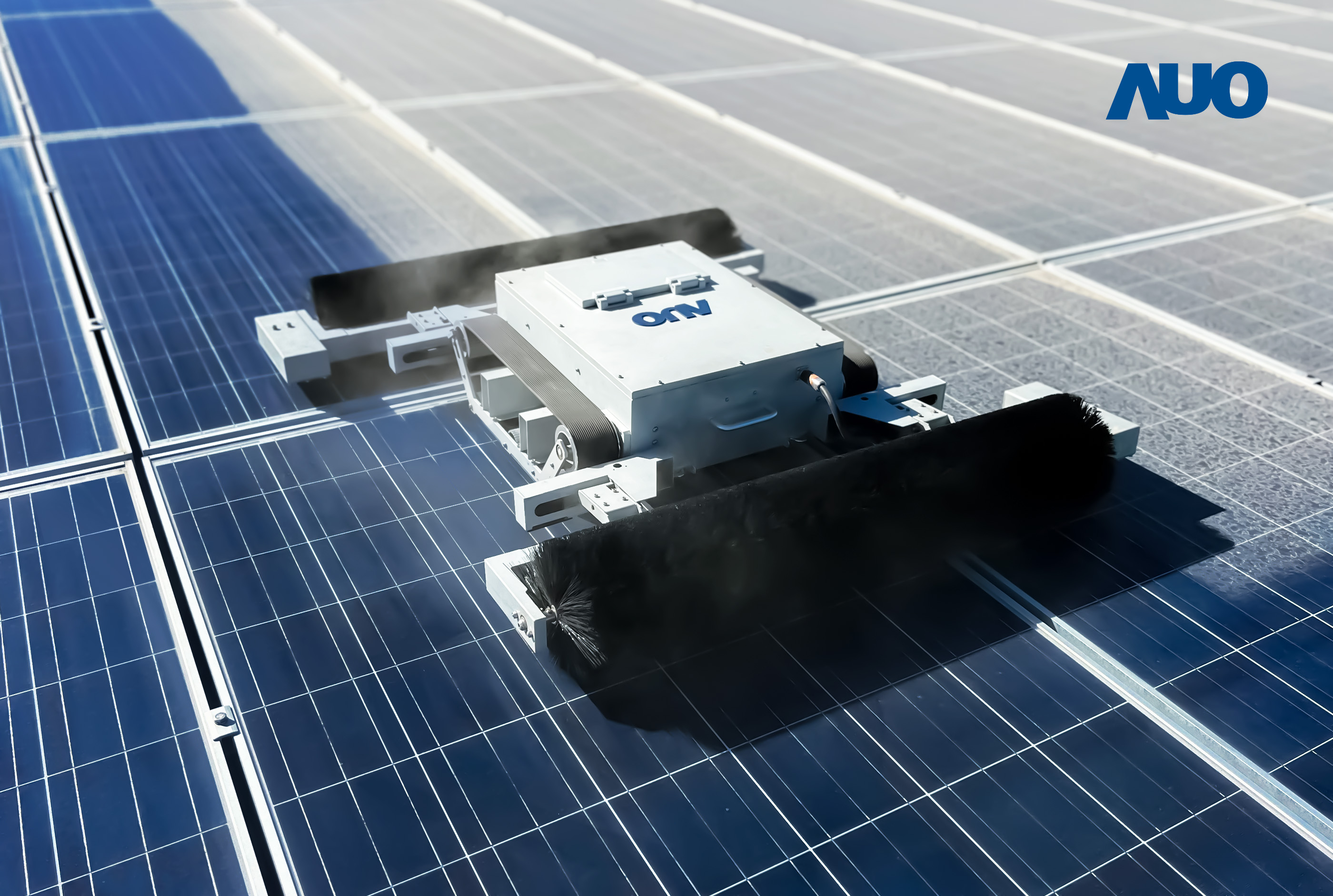 彩虹多多「太陽(yáng)能模組清潔機(jī)器人SunCleanBots」，具輕量化、智慧化與高效率優(yōu)勢(shì)，搭載全自動(dòng)導(dǎo)航清潔模式，已應(yīng)用於多個(gè)太陽(yáng)能電廠場(chǎng)域，大幅提升太陽(yáng)能模組使用壽命與效能並降低人力成本，獲臺(tái)灣精品銀質(zhì)獎(jiǎng)